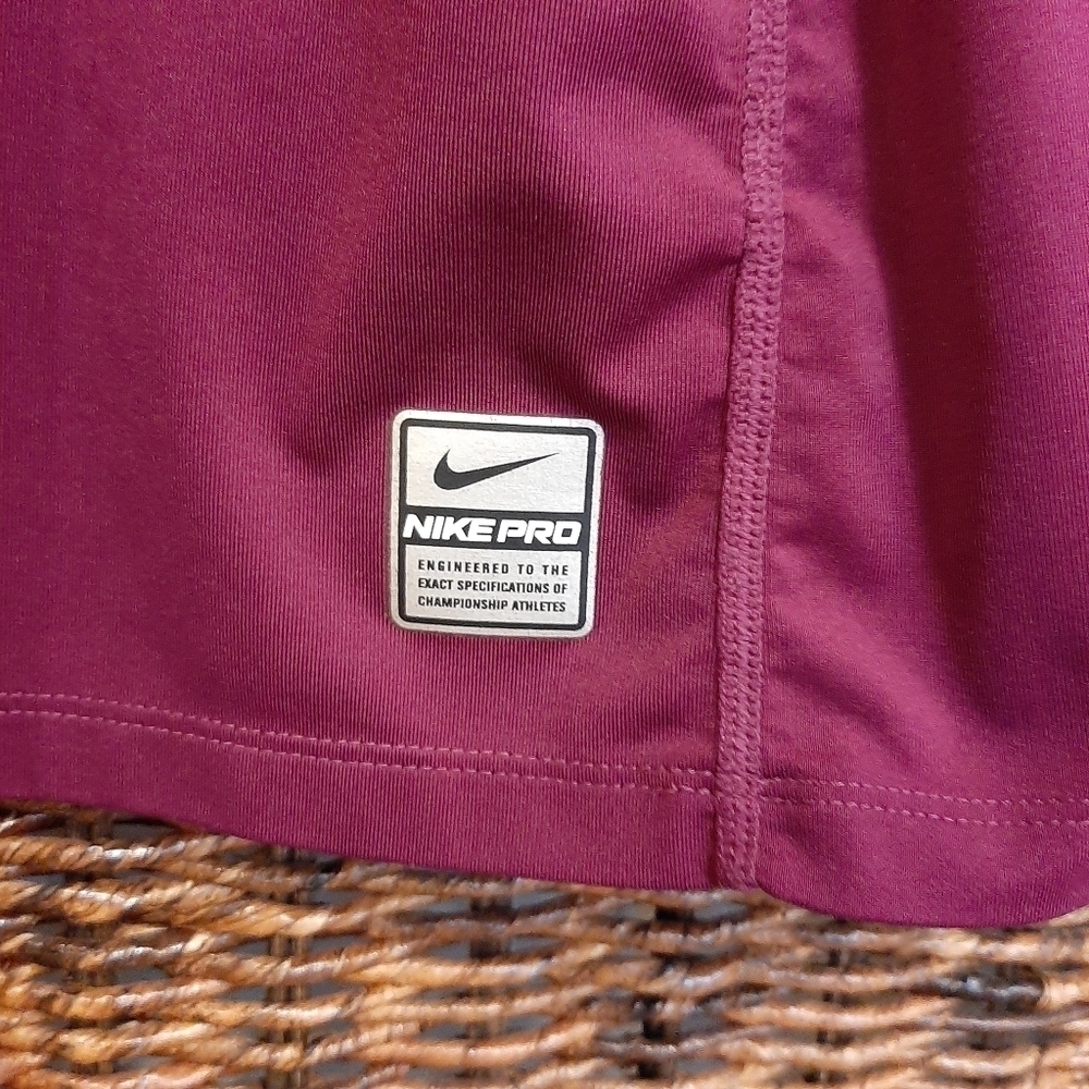 Nike Pro Women's Medium Purple Fitted Long Sleeve Workout Tee Shirt Activewear - Picture 3 of 8